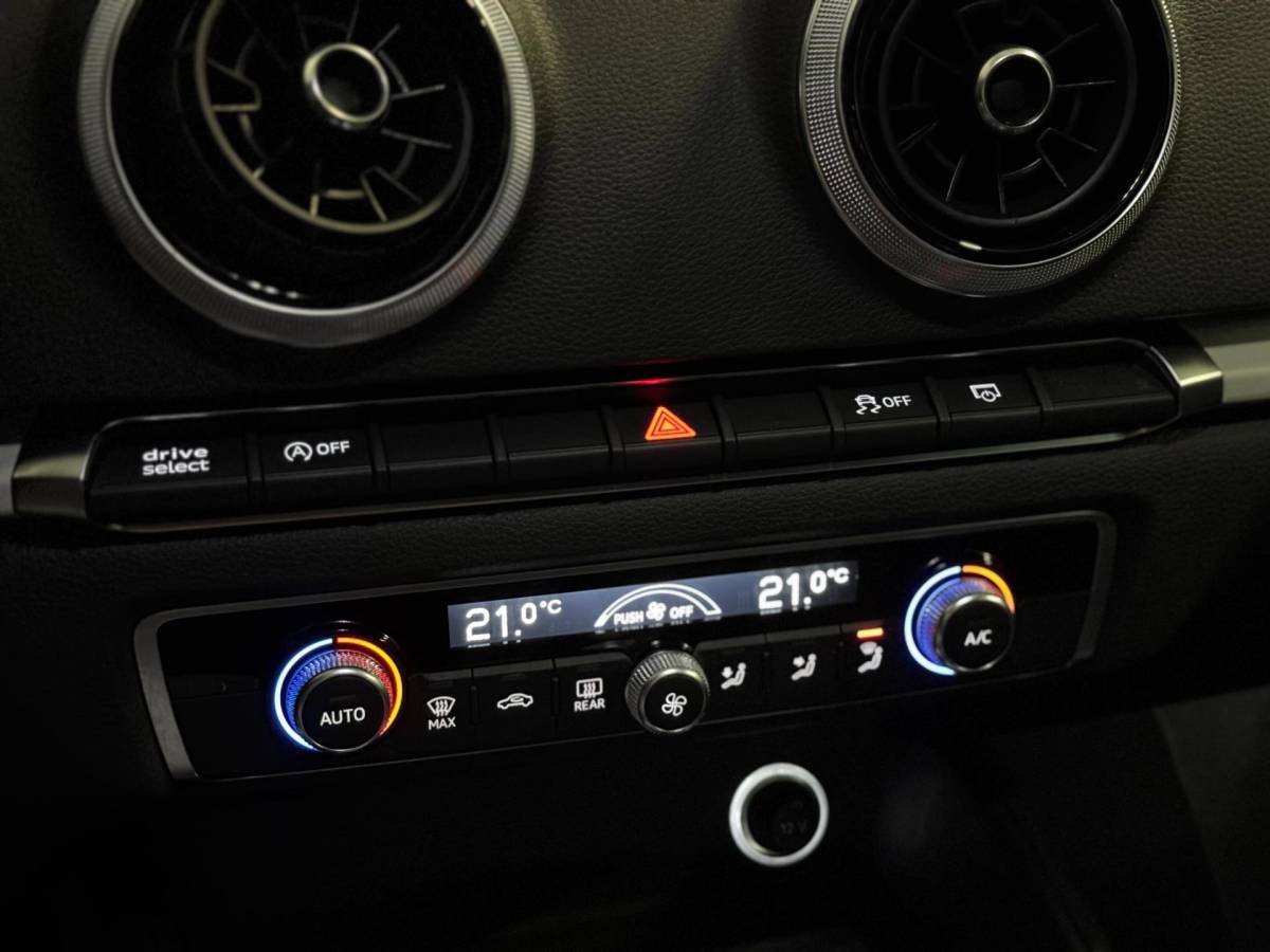 Audi A3 Audi A3 Sportback 1.5 TFSI CoD 3X S-LINE | VIRTUAL | NAP | LED | ORG. NL!