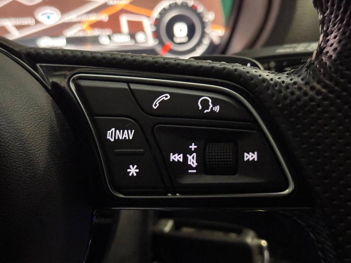 Audi A3 Audi A3 Sportback 1.5 TFSI CoD 3X S-LINE | VIRTUAL | NAP | LED | ORG. NL!