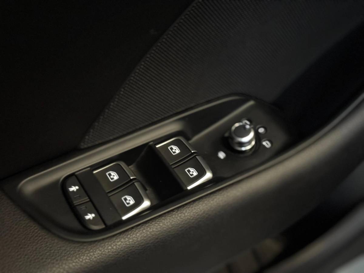 Audi A3 Audi A3 Sportback 1.5 TFSI CoD 3X S-LINE | VIRTUAL | NAP | LED | ORG. NL!
