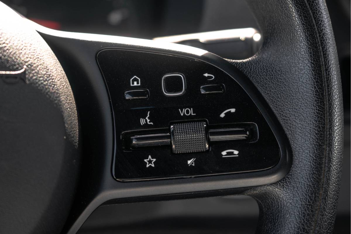 Mercedes-Benz Sprinter Mercedes-Benz Sprinter 315 CDI | 150 PK | Automaat | Bakwagen met laadklep | Zijdeur | Camera | Cruise | Mbux | Climatronic