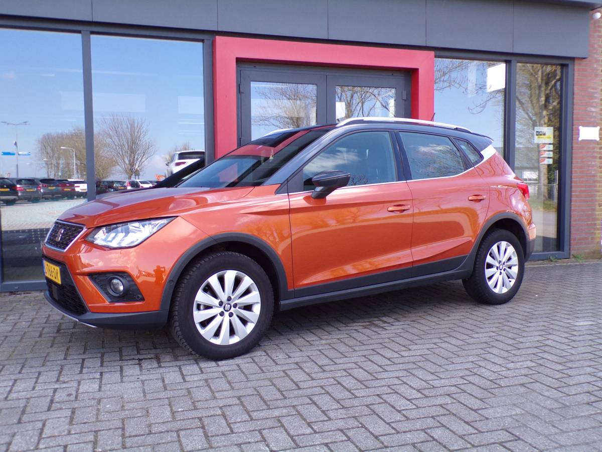 SEAT Arona SEAT Arona 1.0 TSI Xcellence Business Intense DSG Carplay/Android Trekhaak Camera Bomvol!!!
