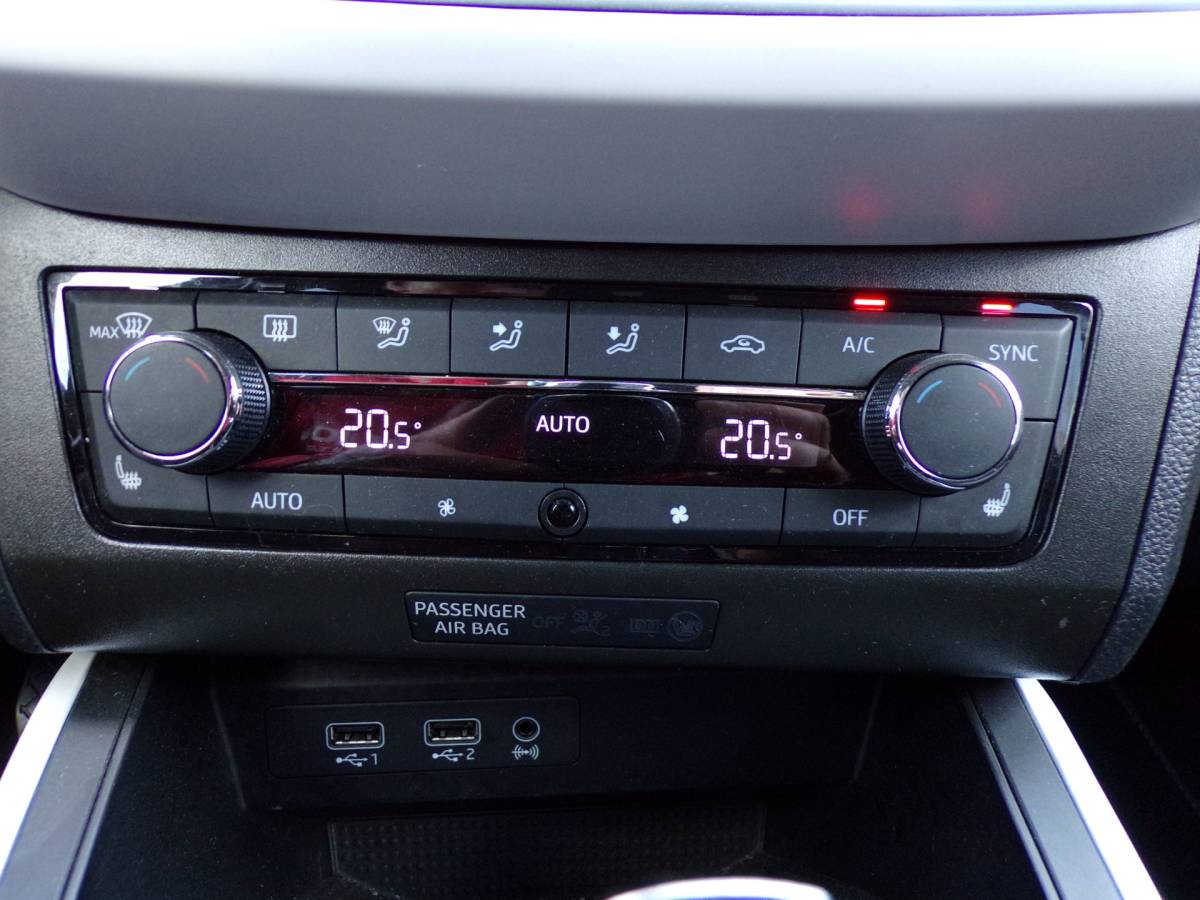 SEAT Arona SEAT Arona 1.0 TSI Xcellence Business Intense DSG Carplay/Android Trekhaak Camera Bomvol!!!