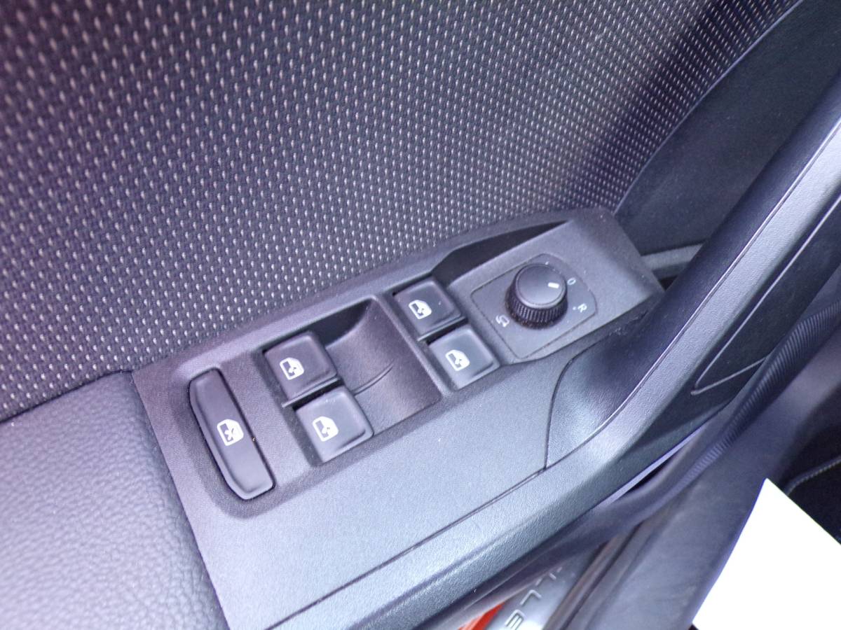 SEAT Arona SEAT Arona 1.0 TSI Xcellence Business Intense DSG Carplay/Android Trekhaak Camera Bomvol!!!