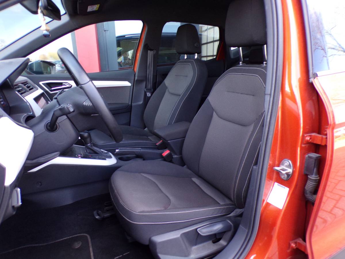SEAT Arona SEAT Arona 1.0 TSI Xcellence Business Intense DSG Carplay/Android Trekhaak Camera Bomvol!!!