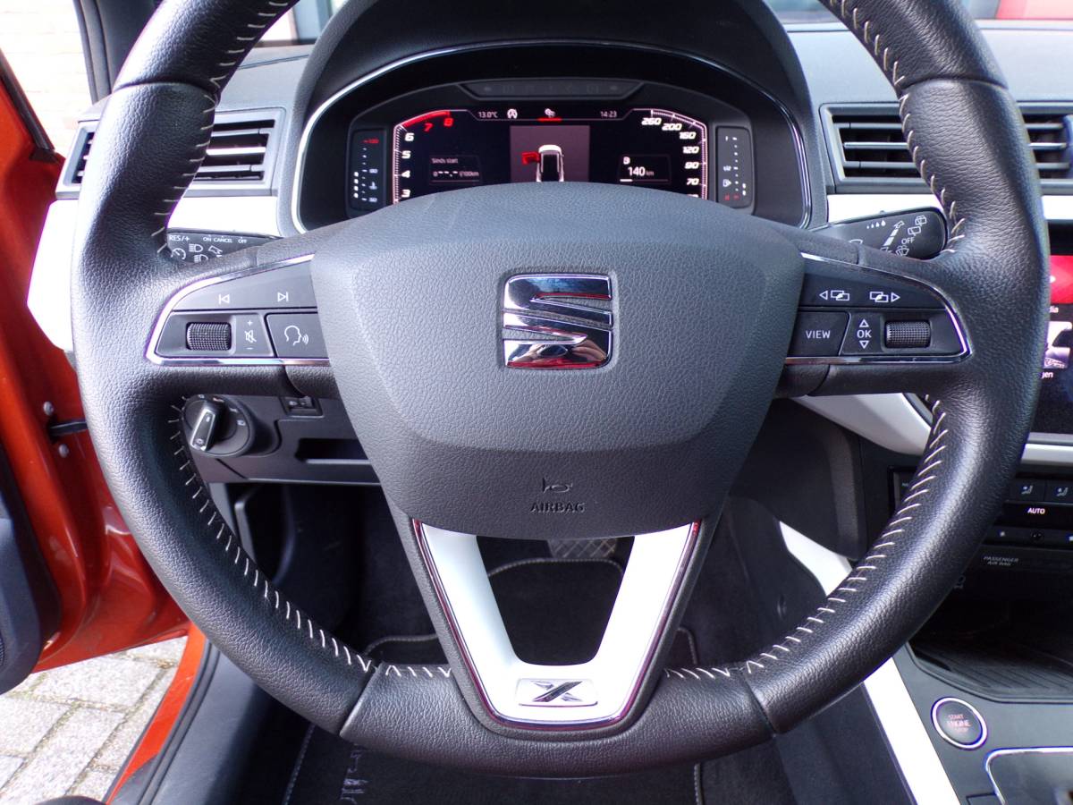 SEAT Arona SEAT Arona 1.0 TSI Xcellence Business Intense DSG Carplay/Android Trekhaak Camera Bomvol!!!