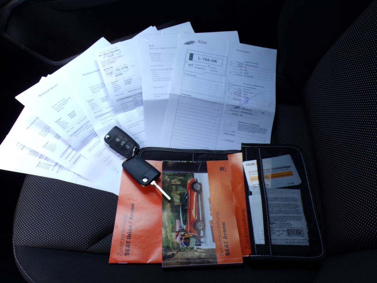 SEAT Arona SEAT Arona 1.0 TSI Xcellence Business Intense DSG Carplay/Android Trekhaak Camera Bomvol!!!