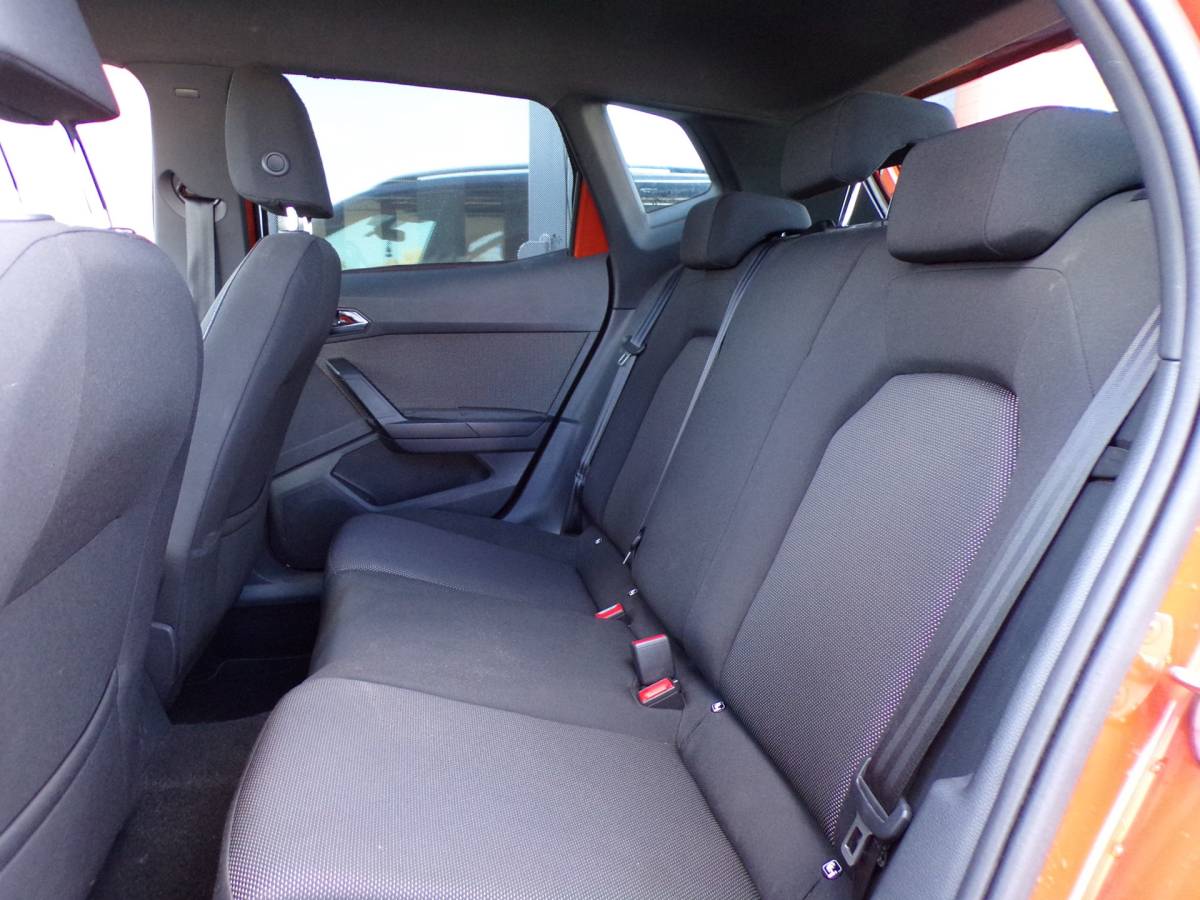 SEAT Arona SEAT Arona 1.0 TSI Xcellence Business Intense DSG Carplay/Android Trekhaak Camera Bomvol!!!