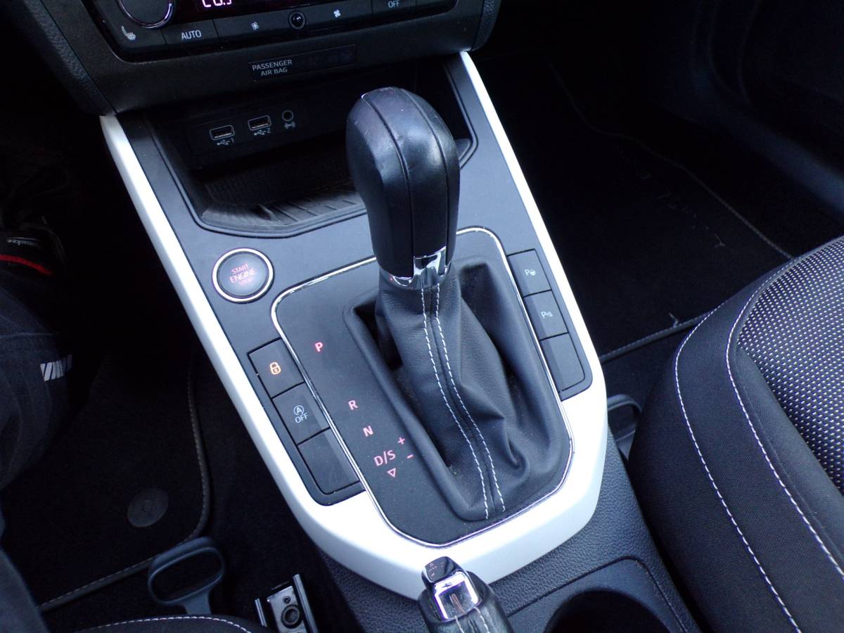SEAT Arona SEAT Arona 1.0 TSI Xcellence Business Intense DSG Carplay/Android Trekhaak Camera Bomvol!!!
