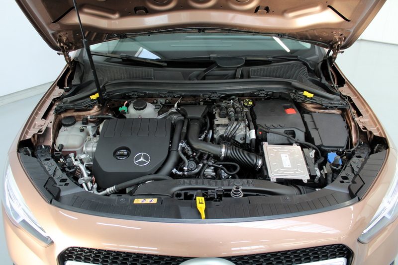 Mercedes-Benz GLA Mercedes-Benz GLA-klasse 250 e HYBRID,  Business Solution Luxury Limited 218PK, RIJKLAAR |  PANORAMADAK | DEELS LEER | STOELVERWARMING | CAMERA