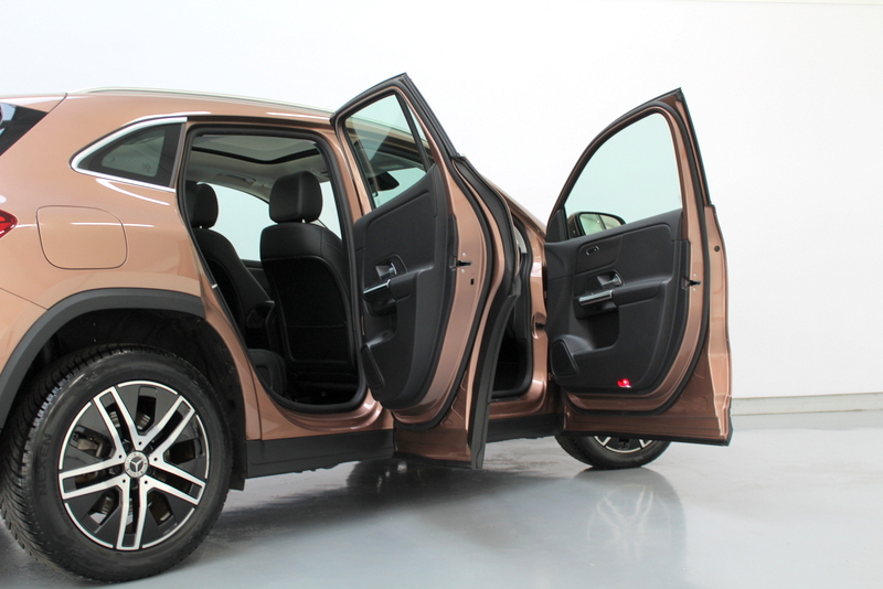 Mercedes-Benz GLA Mercedes-Benz GLA-klasse 250 e HYBRID,  Business Solution Luxury Limited 218PK, RIJKLAAR |  PANORAMADAK | DEELS LEER | STOELVERWARMING | CAMERA