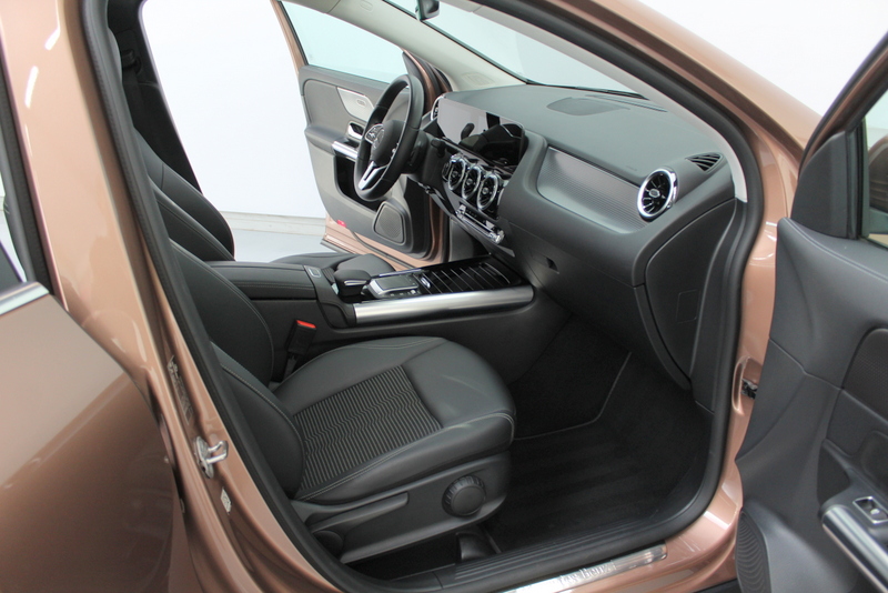 Mercedes-Benz GLA Mercedes-Benz GLA-klasse 250 e HYBRID,  Business Solution Luxury Limited 218PK, RIJKLAAR |  PANORAMADAK | DEELS LEER | STOELVERWARMING | CAMERA