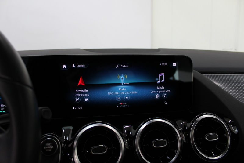 Mercedes-Benz GLA Mercedes-Benz GLA-klasse 250 e HYBRID,  Business Solution Luxury Limited 218PK, RIJKLAAR |  PANORAMADAK | DEELS LEER | STOELVERWARMING | CAMERA