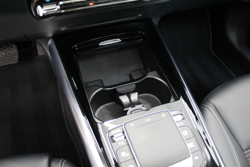 Mercedes-Benz GLA Mercedes-Benz GLA-klasse 250 e HYBRID,  Business Solution Luxury Limited 218PK, RIJKLAAR |  PANORAMADAK | DEELS LEER | STOELVERWARMING | CAMERA