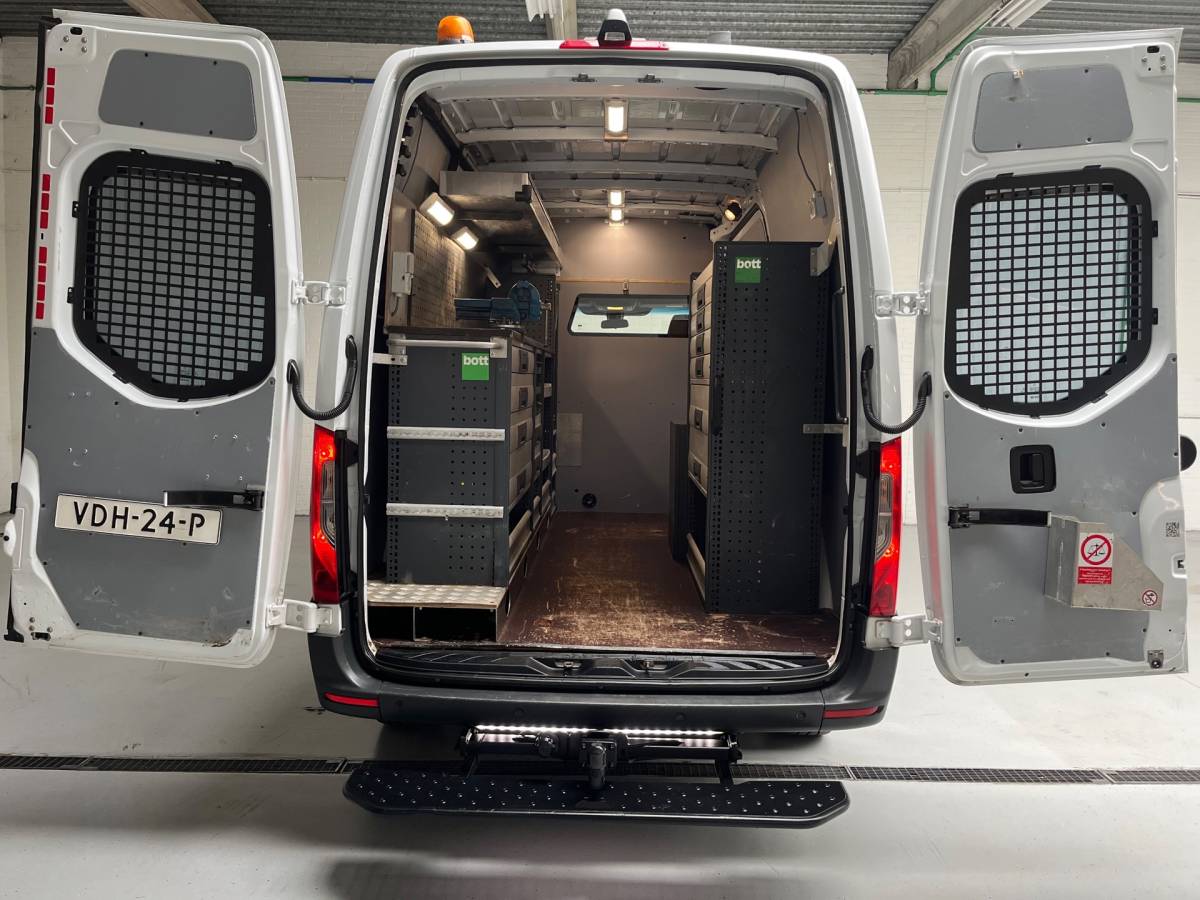 Mercedes-Benz Sprinter Mercedes-Benz Sprinter Automaat Servicewagen 316 2.2 CDI 160PK L2H2 euro6 BOTT, Victron V230, Standkachel Trekhaak RIJKLAARPRIJS