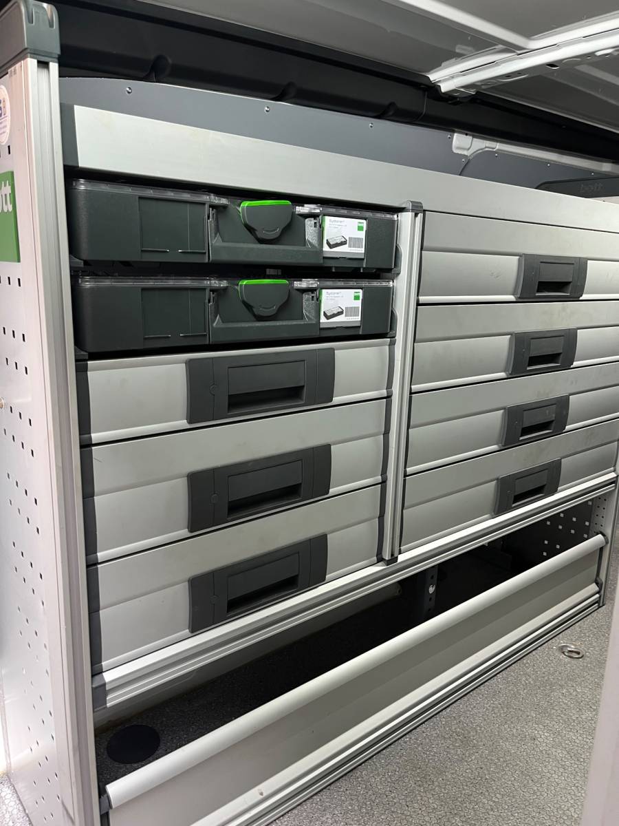 Peugeot Expert Peugeot Expert L3H1 SERVICEWAGEN AUTOMAAT 2.0 BlueHDI 145PK euro6 Long Premium, 3Persoons, BOTT INRICHTING, RIJKLAARPRIJS!