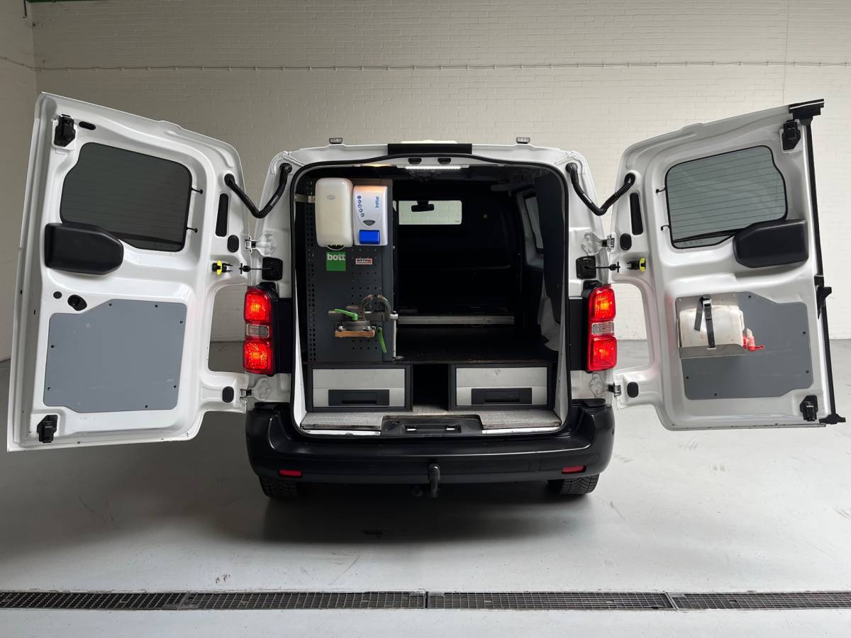 Peugeot Expert Peugeot Expert 231S 2.0 BlueHDI 120 Premium L2H1 Servicewagen BOTT inrichting, Victron omvormer v230, Trekhaak, RIJKLAARPRIJS!