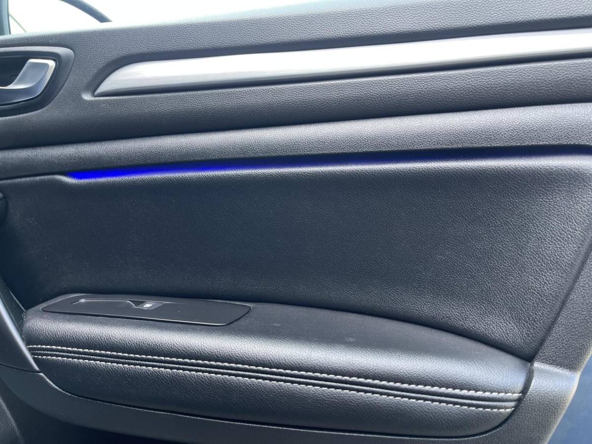 Renault Mégane Renault Megane 1.2 TCe Intens CAMERA|KEYLESS|SFEERVERLICHTING|LED|TREKHAAK|STOELVERWARMING