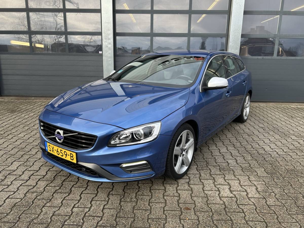 Volvo V60 VOLVO V60 2.0 T4 190pk Business Sport / R-Design