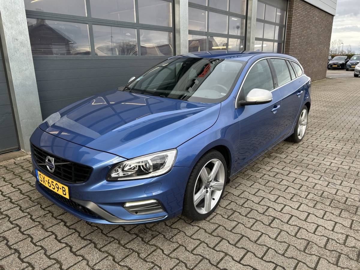 Volvo V60 VOLVO V60 2.0 T4 190pk Business Sport / R-Design