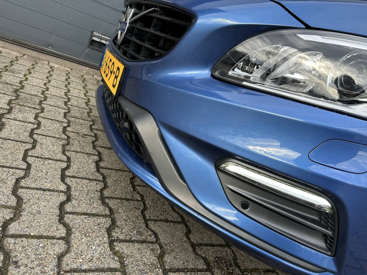 Volvo V60 VOLVO V60 2.0 T4 190pk Business Sport / R-Design