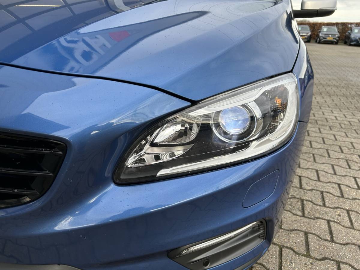 Volvo V60 VOLVO V60 2.0 T4 190pk Business Sport / R-Design