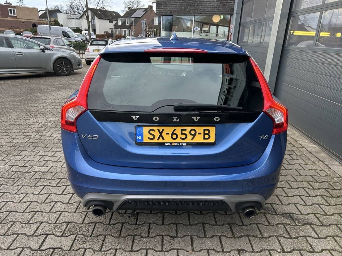 Volvo V60 VOLVO V60 2.0 T4 190pk Business Sport / R-Design