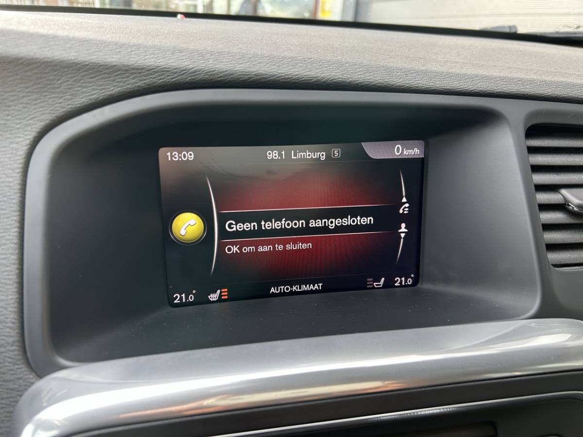 Volvo V60 VOLVO V60 2.0 T4 190pk Business Sport / R-Design