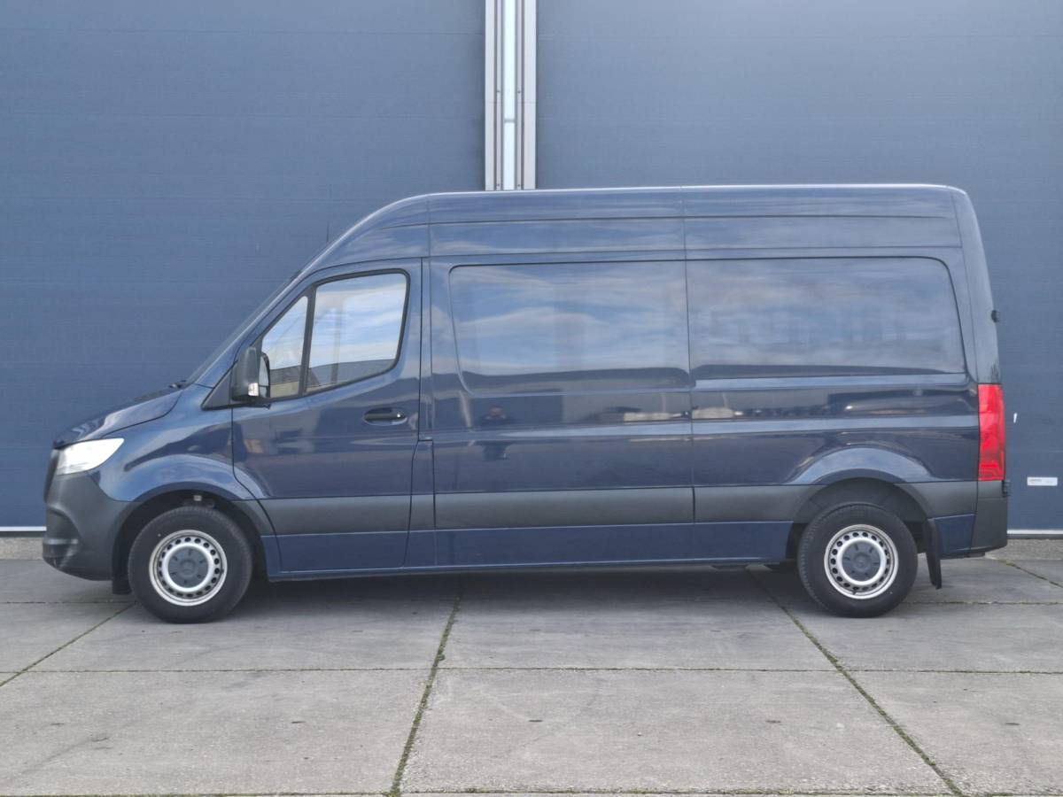 Mercedes-Benz Sprinter Mercedes-Benz Sprinter 311 2.2 CDI L2H2 – WDB9106331P133346 poetsen en foto’s maken