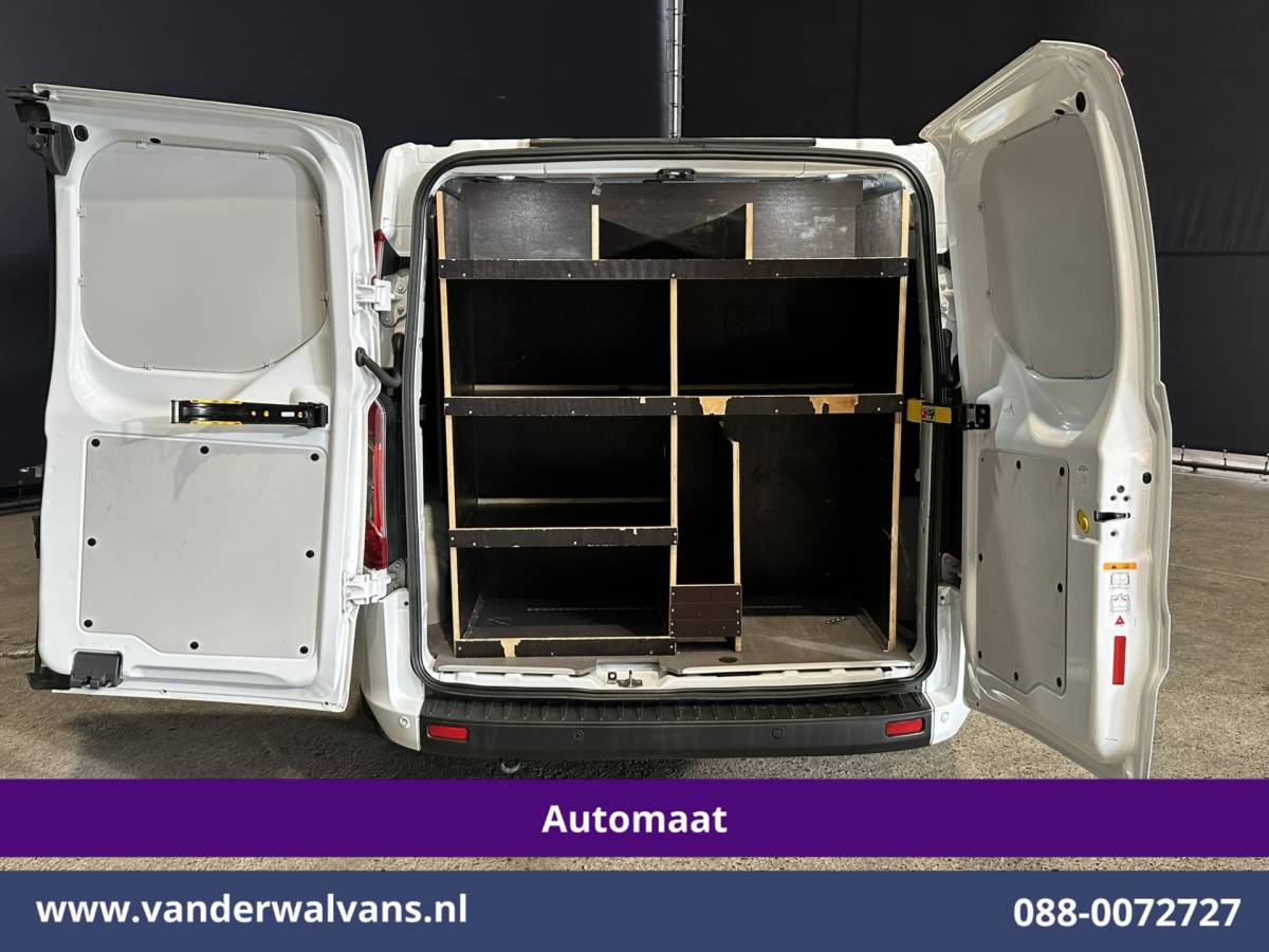 Ford Transit Custom Ford Transit Custom 2.0 TDCI 131pk Automaat L2H1 Inrichting Euro6 Airco | 2x zijdeur | Camera | Navigatie | LED | Android Auto | Cruisecontrol Verwarmde voorruit, Parkeersensoren, Bijrijdersbank