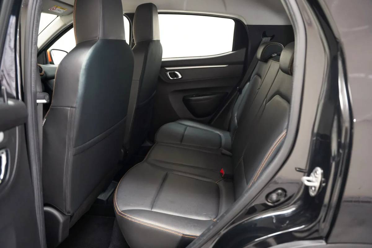 Dacia Spring Dacia Spring Comfort Plus 27 kWh [ Navi Apple Carplay / Android Camera Airco Leder ]