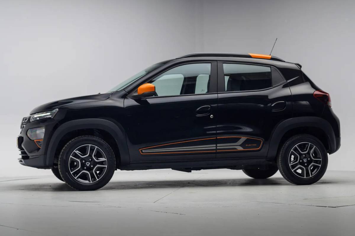 Dacia Spring Dacia Spring Comfort Plus 27 kWh [ Navi Apple Carplay / Android Camera Airco Leder ]