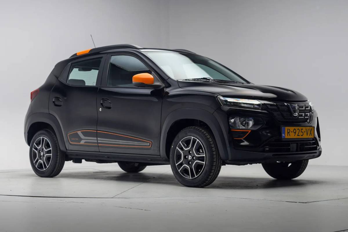 Dacia Spring Dacia Spring Comfort Plus 27 kWh [ Navi Apple Carplay / Android Camera Airco Leder ]