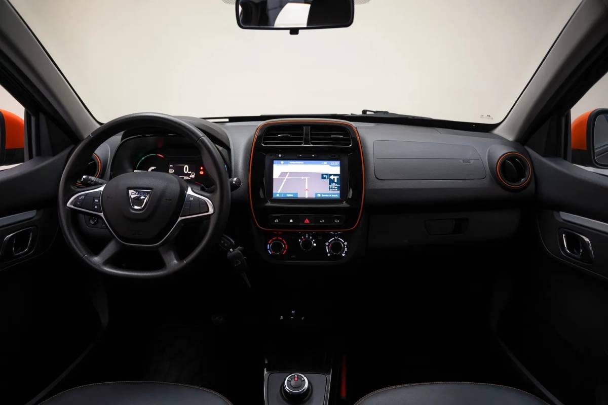 Dacia Spring Dacia Spring Comfort Plus 27 kWh [ Navi Apple Carplay / Android Camera Airco Leder ]