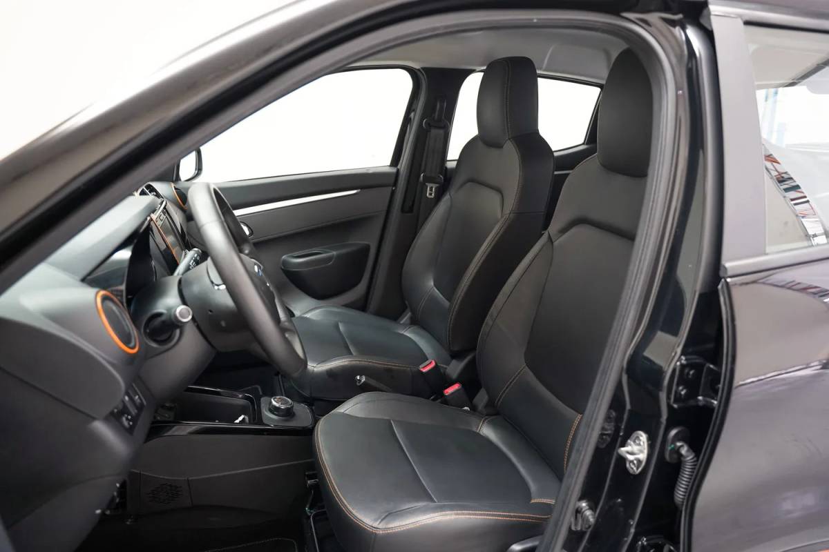 Dacia Spring Dacia Spring Comfort Plus 27 kWh [ Navi Apple Carplay / Android Camera Airco Leder ]