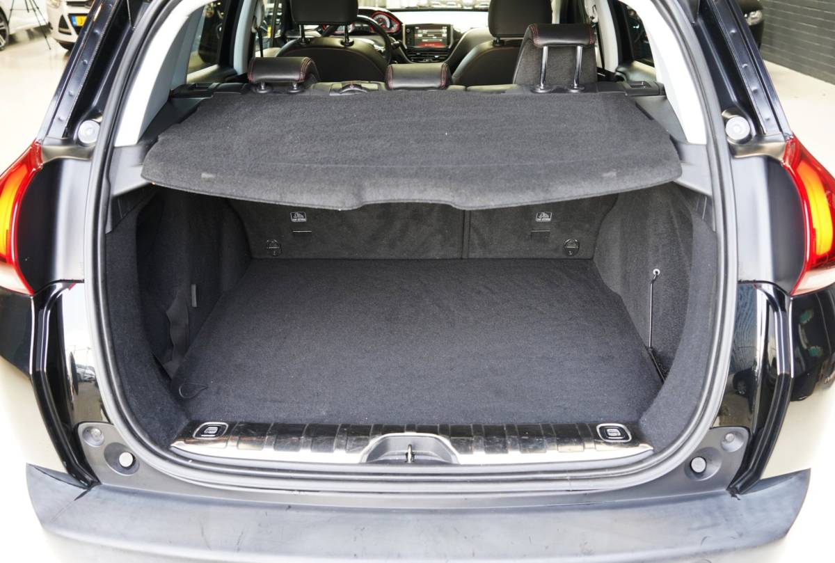 Peugeot 2008 Peugeot 2008 1.2 PureTech GT-line | PANODAK | CRUISE | AIRCO | NAVI | ELEK.RAMEN | APK |NAP|