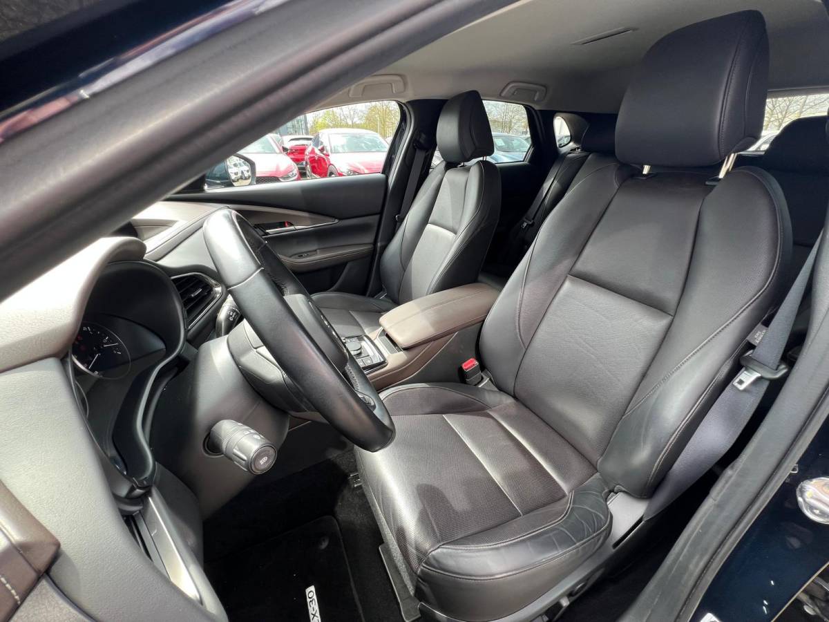 Mazda CX-30 Mazda CX-30 2.0 e-SkyActiv-X M Hybrid Luxury | TREKHAAK | 1E EIG | NED AUTO | LEER | APPLE + ANDROID AUTO | STOEL + STUURVERWARMING | 18INCH |