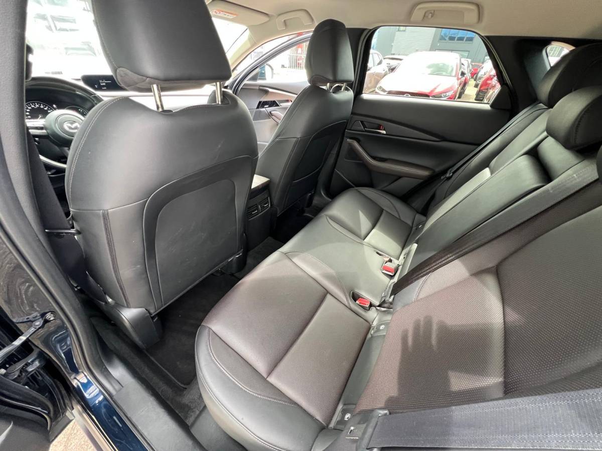 Mazda CX-30 Mazda CX-30 2.0 e-SkyActiv-X M Hybrid Luxury | TREKHAAK | 1E EIG | NED AUTO | LEER | APPLE + ANDROID AUTO | STOEL + STUURVERWARMING | 18INCH |