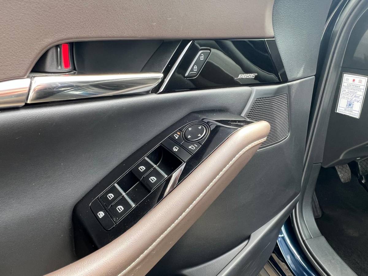 Mazda CX-30 Mazda CX-30 2.0 e-SkyActiv-X M Hybrid Luxury | TREKHAAK | 1E EIG | NED AUTO | LEER | APPLE + ANDROID AUTO | STOEL + STUURVERWARMING | 18INCH |