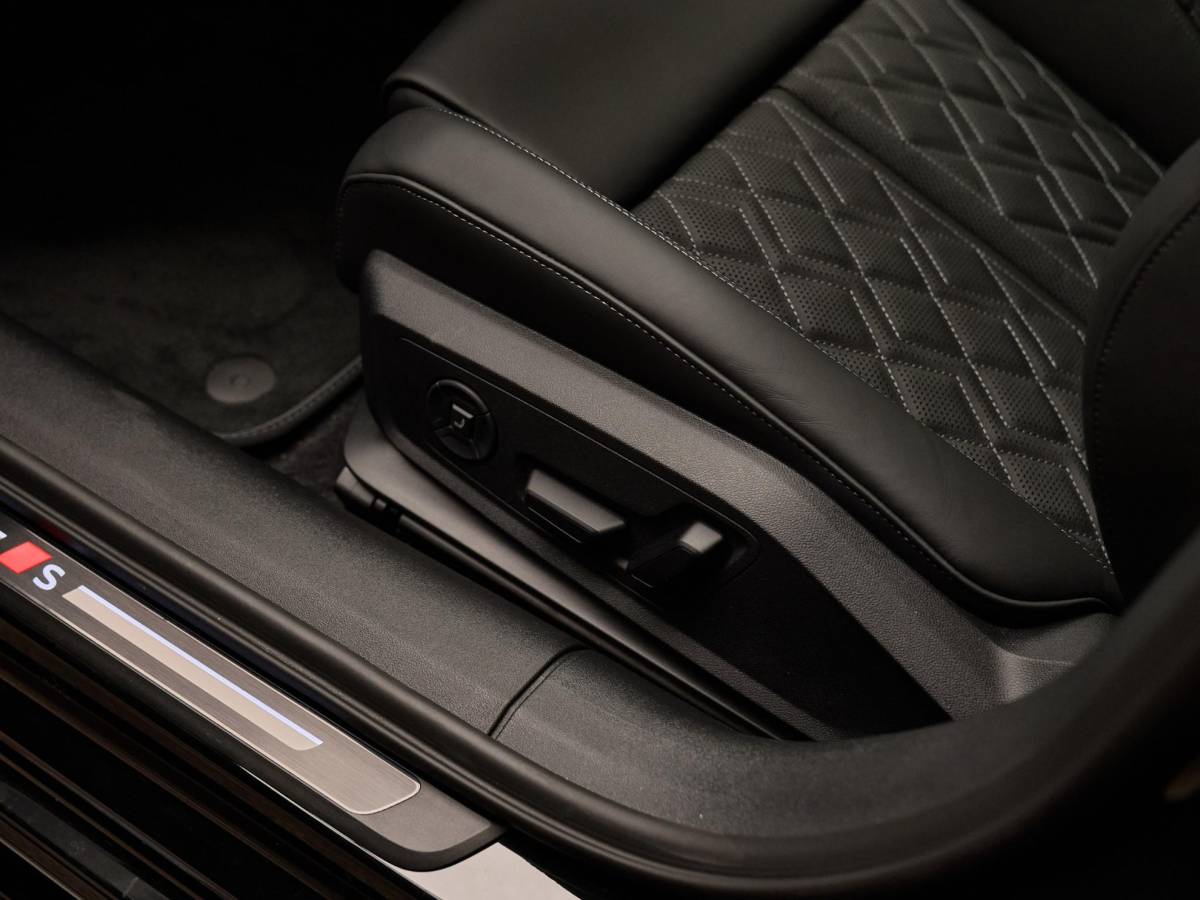 Audi A5 Audi A5 Avant E-Hybrid Quattro S Edition Competition, pano, tr.haak, 20″, B&O, OLED, matrix-LED, memory, massage, privacy, NP96k