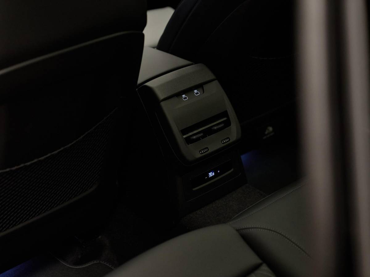 Audi A5 Audi A5 Avant E-Hybrid Quattro S Edition Competition, pano, tr.haak, 20″, B&O, OLED, matrix-LED, memory, massage, privacy, NP96k