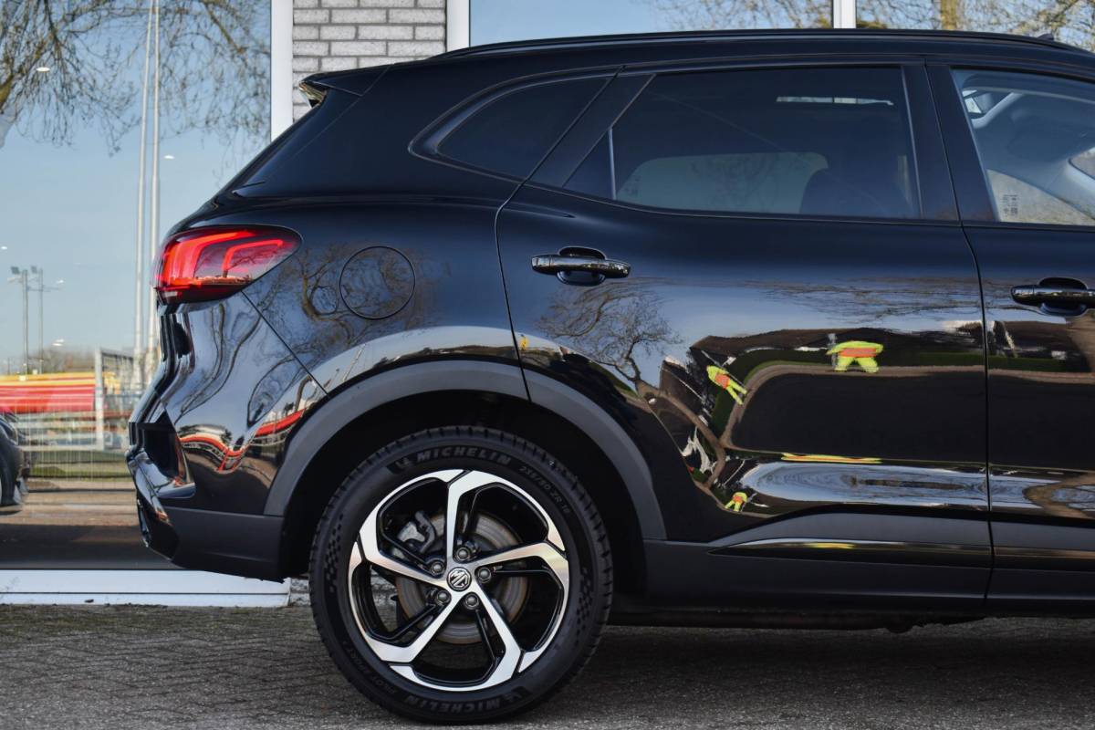 MG EHS MG EHS 1.5 TGDI Luxury Trekhaak Pano Leder 360 Camera