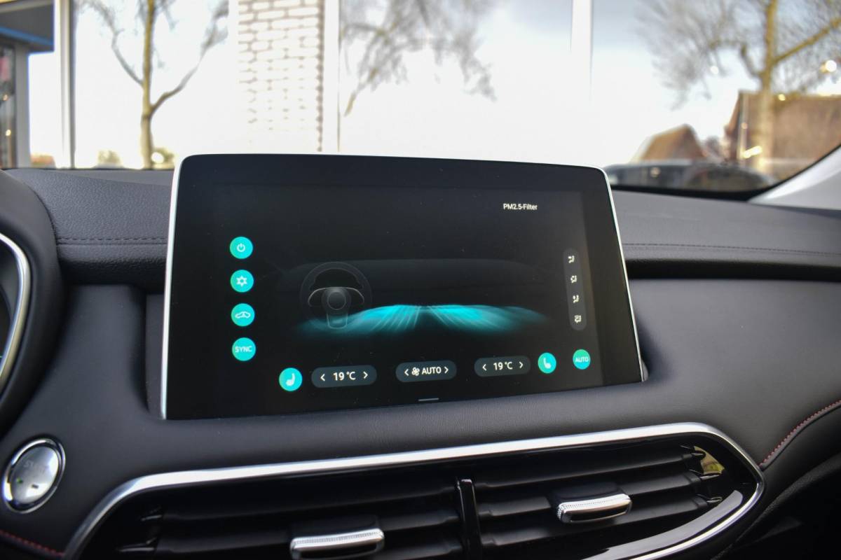 MG EHS MG EHS 1.5 TGDI Luxury Trekhaak Pano Leder 360 Camera