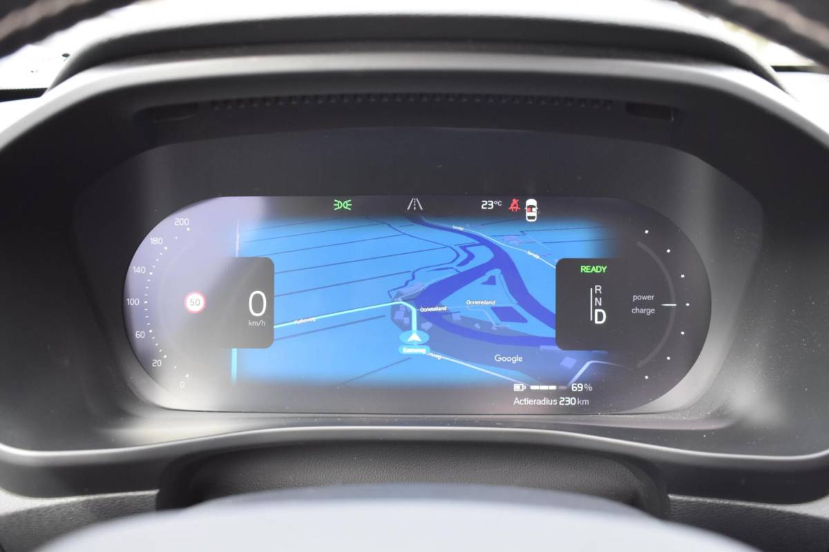 Volvo XC40 Volvo XC40 Recharge P8 AWD R-Design | Pano | 360 Camera | Stoel/Stuurverwarming |