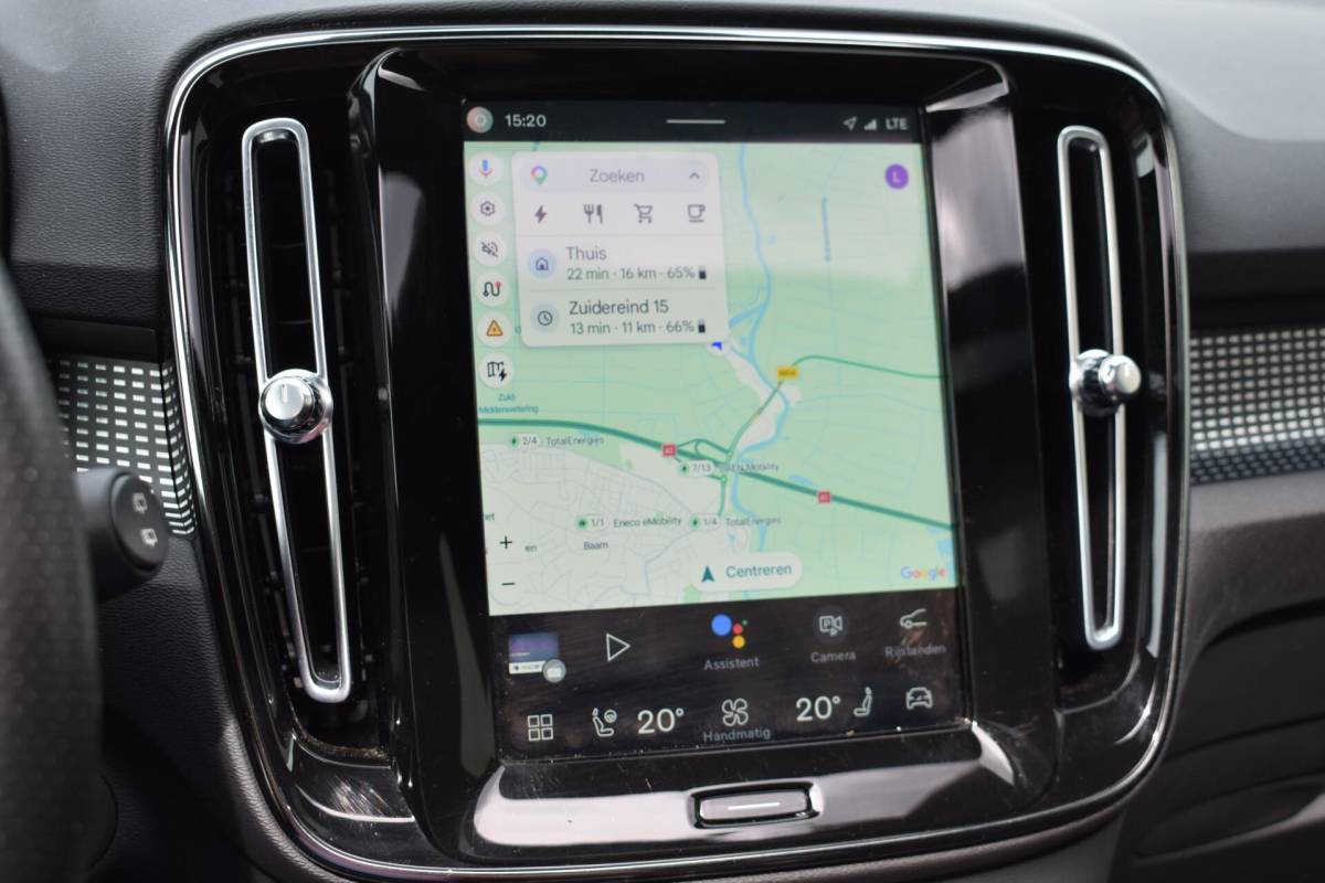 Volvo XC40 Volvo XC40 Recharge P8 AWD R-Design | Pano | 360 Camera | Stoel/Stuurverwarming |