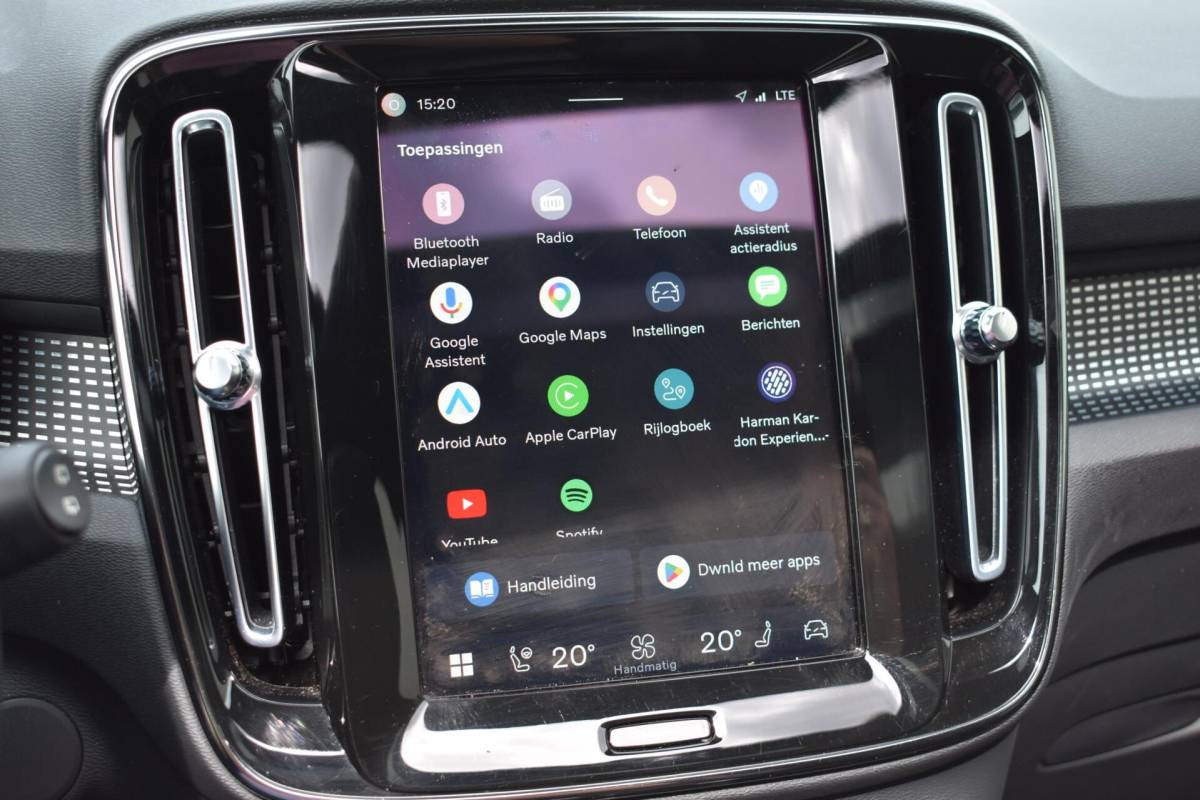 Volvo XC40 Volvo XC40 Recharge P8 AWD R-Design | Pano | 360 Camera | Stoel/Stuurverwarming |