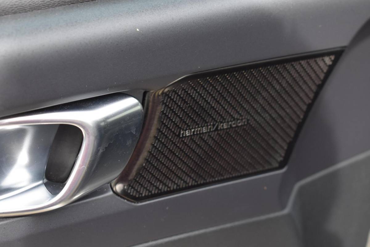 Volvo XC40 Volvo XC40 Recharge P8 AWD R-Design | Pano | 360 Camera | Stoel/Stuurverwarming |