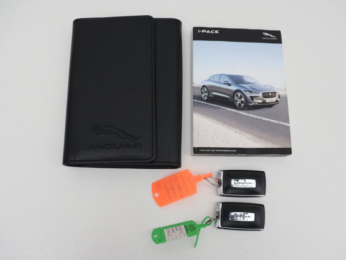 Jaguar I-PACE Jaguar I-PACE EV400 S 90 kWh | SOH 84% | Panoramadak | Leder |  Head-Up | Carplay | Camera | Park Assist | Full LED | 20” | Navigatie | DAB | Climate control | Cruise control