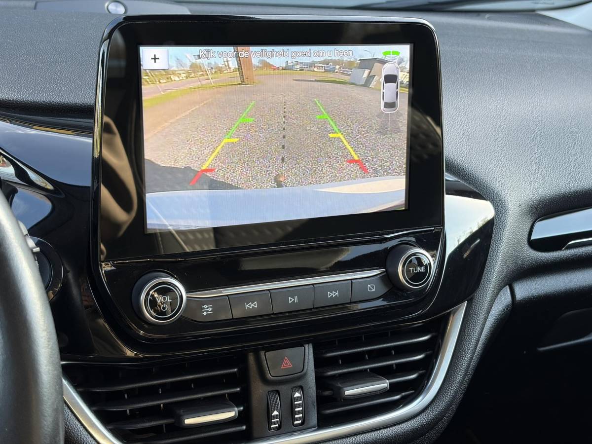 Ford Fiesta Ford Fiesta 1.0 EcoBoost Titanium 2e Eigenaar,6 Bak,Camera,Trekhaak,Navi,102pk,Pdc V+A,Lm velgen,5 Deurs,N.A.P,Net beurt gehad,Bj 11-2017,Rijstrooksensor,Apk tot 12-2026