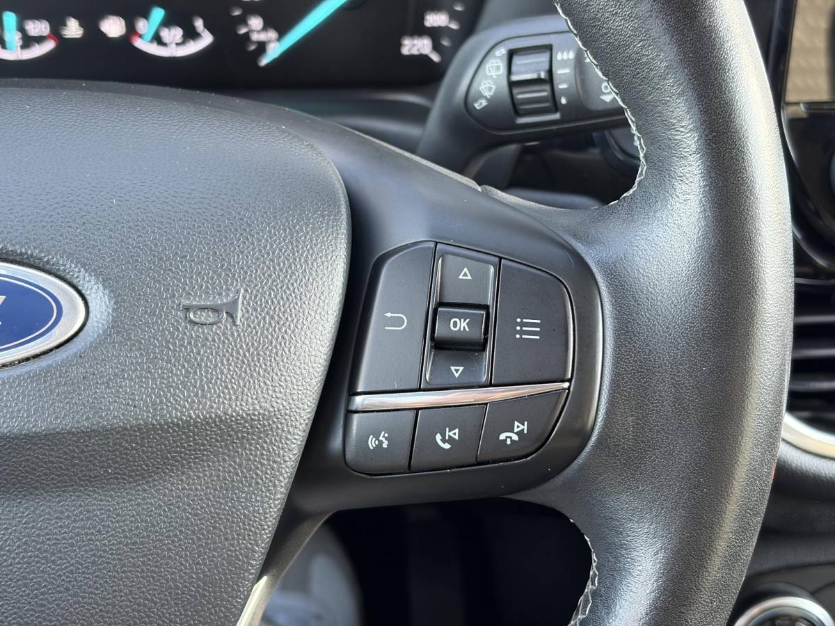 Ford Fiesta Ford Fiesta 1.0 EcoBoost Titanium 2e Eigenaar,6 Bak,Camera,Trekhaak,Navi,102pk,Pdc V+A,Lm velgen,5 Deurs,N.A.P,Net beurt gehad,Bj 11-2017,Rijstrooksensor,Apk tot 12-2026