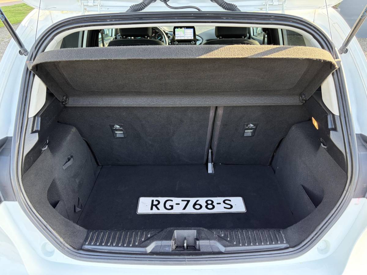 Ford Fiesta Ford Fiesta 1.0 EcoBoost Titanium 2e Eigenaar,6 Bak,Camera,Trekhaak,Navi,102pk,Pdc V+A,Lm velgen,5 Deurs,N.A.P,Net beurt gehad,Bj 11-2017,Rijstrooksensor,Apk tot 12-2026